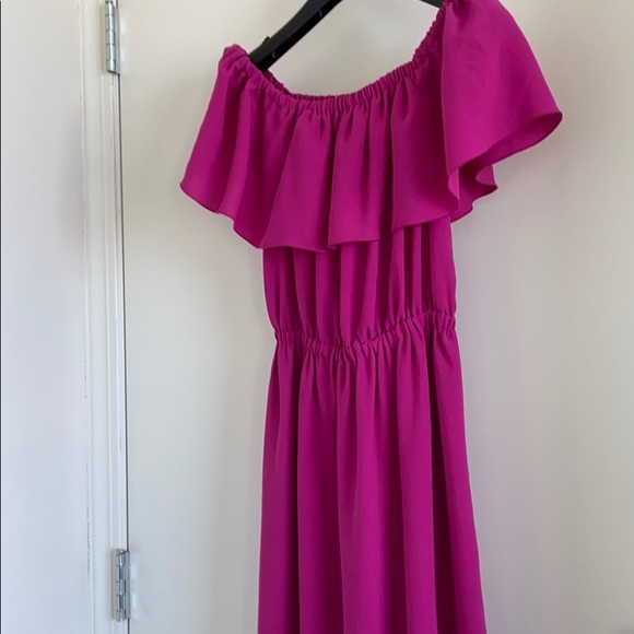 Wilfred off the shoulder ruffled pink dress - Picture 3 of 3